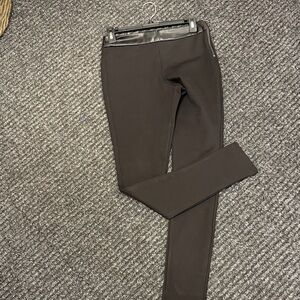 Romeo & Juliet Couture Black Skinny Pants- NWT